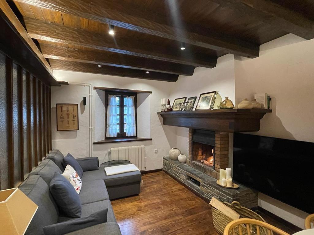 Baqueira 1500 Pie De Pistas Apartamento Cuilas Naut Aran Exterior photo